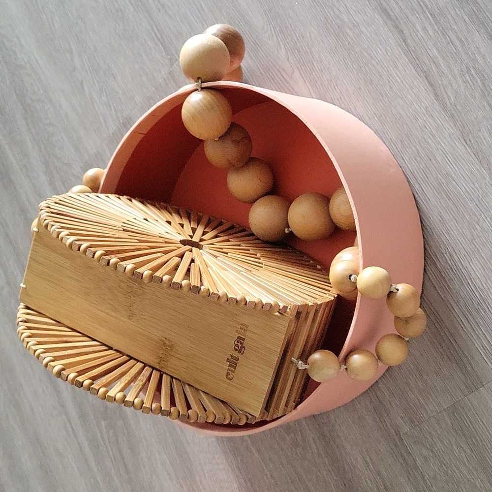 EXCELLENT condition CULT GAIA bag